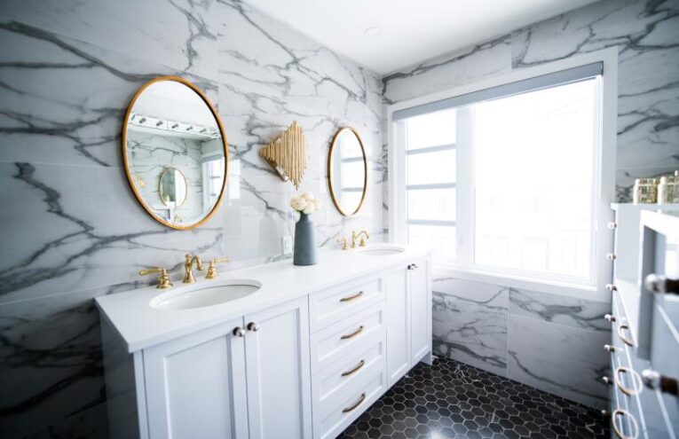 luxurious powder room