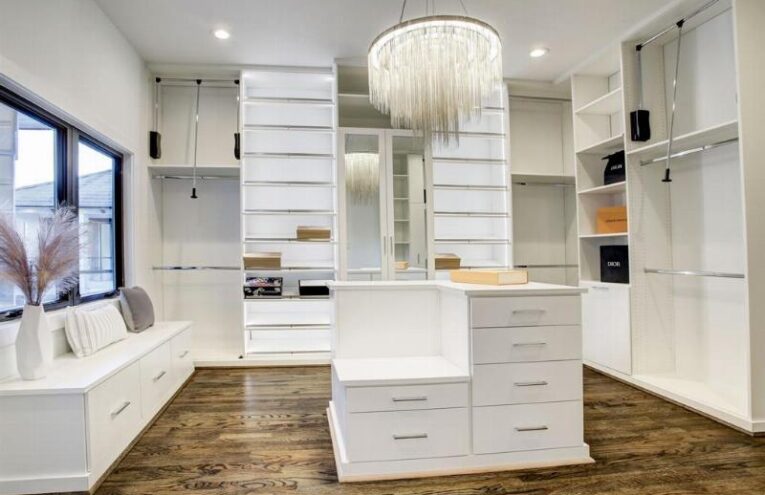 Custom Walk-in Closet Systems