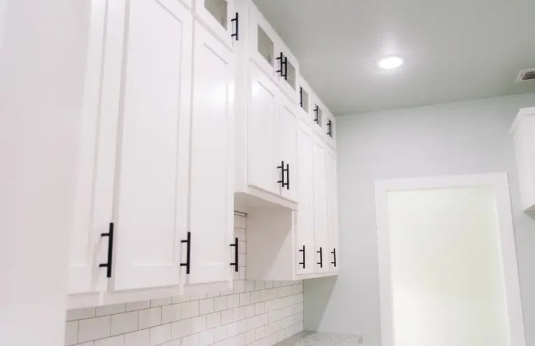 How to Clean Kitchen Cabinets