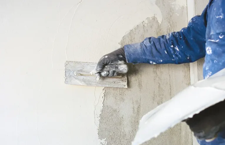 How to Repair Cracks in plaster Wall